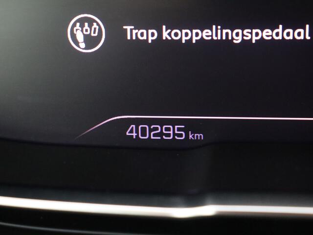 Peugeot 3008 1.2 PureTech 130pk GT | Leder | Trekhaak | Camera