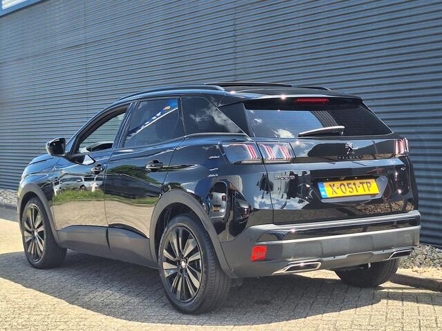 Peugeot 3008 1.2 PureTech GT | Black Pack | Panoramisch Schuifdak | Focal Sound | Camera voor en achter | Comfort Stoelen | Wat een stoere 3008 !!