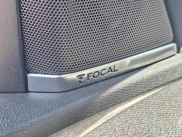 Peugeot 3008 1.2 PureTech GT | Black Pack | Panoramisch Schuifdak | Focal Sound | Camera voor en achter | Comfort Stoelen | Wat een stoere 3008 !!