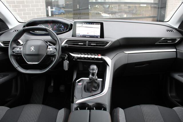 Peugeot 3008 1.2 PureTech Blue Lease Executive / Navigatie /Trekhaak / N.A.P.