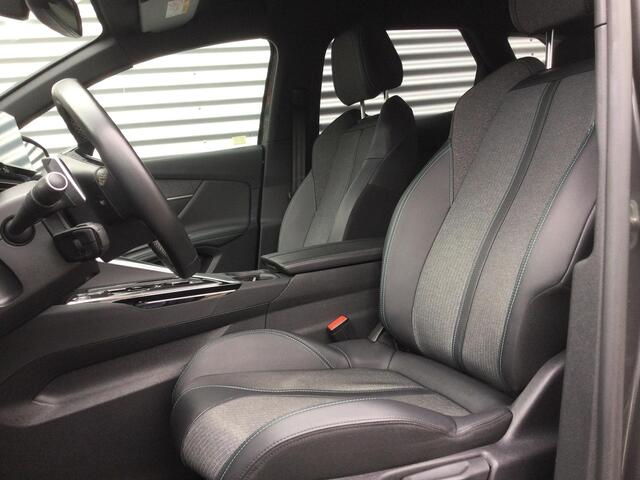 Peugeot 3008 1.2 PureTech Allure | LED | Camera | Navi |