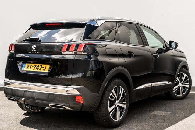 Peugeot 3008 1.2 PureTech Allure | Trekhaak | 18 inch LMV | Getint Glas | PDC | Sportstoelen