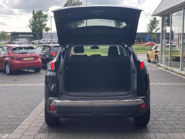 Peugeot 3008 1.2 PureTech Blue Lease Premium Avantage | Apple Carplay | Electronic Climate Control | Cruise Control | Achteruitrijcamera | Navigatiesysteem Full Map | Stuurwiel Multifunctioneel |
