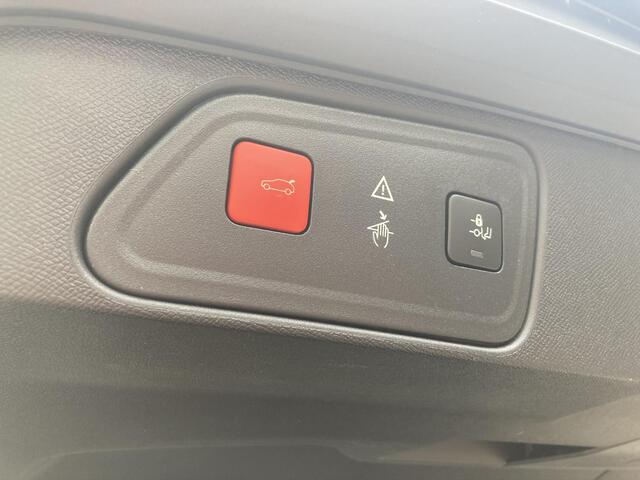 Peugeot 3008 1.2 PureTech Blue Lease Premium Avantage | Apple Carplay | Electronic Climate Control | Cruise Control | Achteruitrijcamera | Navigatiesysteem Full Map | Stuurwiel Multifunctioneel |