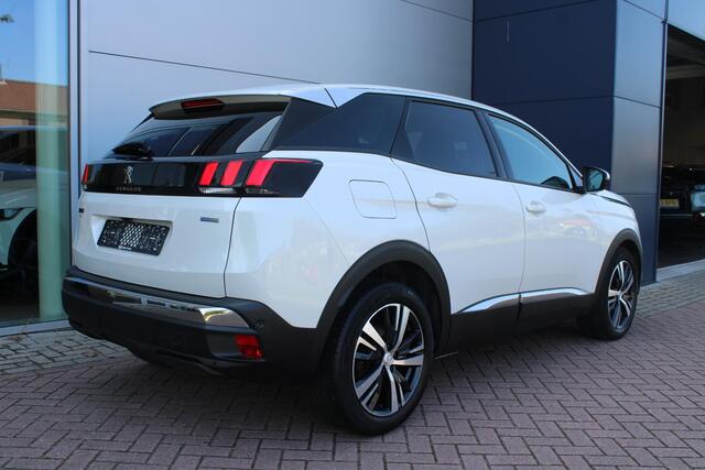 Peugeot 3008 1.2 PureTech 130pk Allure Automaat Pack Premium Airco Navi Camera Carplay 85100km