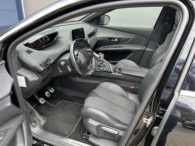 Peugeot 3008 1.2 Turbo 130 PK GT Line | Zeer Complete GT van 1e Eigenaar | Trekhaak 1400 KG | Elektrische Achterklep | Panoramisch schuif/kanteldak | Full LED Verlichting | All Season banden | Keyless Entry | Navigatie | Digitaal Dashboard | Climate Control | Dode Hoe