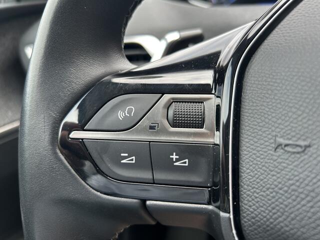 Peugeot 3008 1.2 PureTech Allure Crossway // NAVI + CARPLAY // PDC // CRUISE // CLIMA // DIGITAL COCKPIT