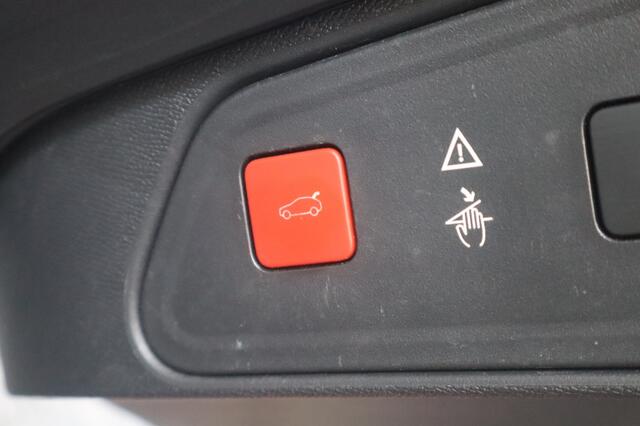 Peugeot 3008 1.6 e-THP GT Line | Geen import | Luxe stoelen | Trekhaak
