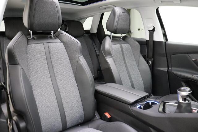 Peugeot 3008 1.2 PureTech Blue Lease Premium 130 PK | 1400 KG Trek Gewicht | Panorama Dak | Camera Voor En Achter | Automatische Kofferklep | Dodehoek Detectie | Elektrische verstelbare Stoel | Navigatie | Stoelverwarming Voor |