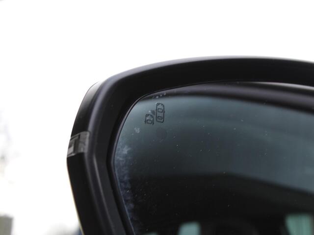 Peugeot 3008 Allure 1.2 PureTech 130PK EAT8 Automaat Navigatie, Achteruitrijcamera, Keyless, Elektrische Achterklep, Perkeersensoren