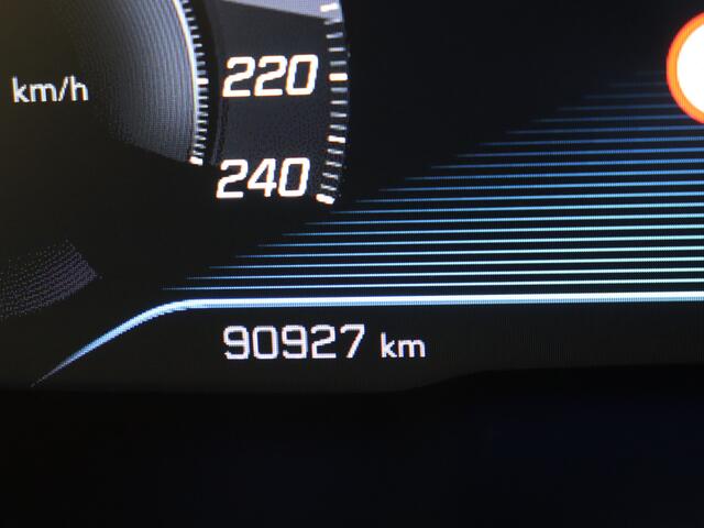 Peugeot 3008 1.2 PureTech Blue Lease Executive | Navigatie | Parkeersensoren | Climate Control
