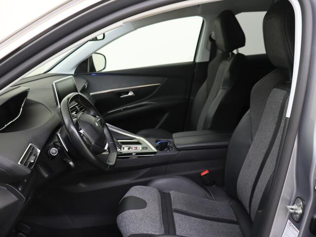 Peugeot 3008 1.2 PureTech 130pk Allure Automaat | Navigatie | Comfort Stoelen | Apple Carplay | 19" licht metalen velgen