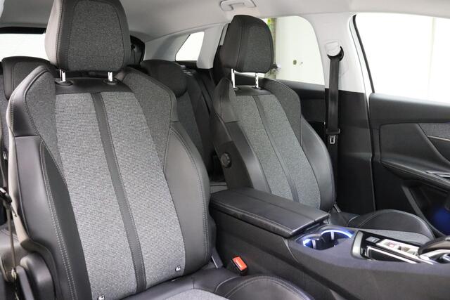 Peugeot 3008 1.6 Allure Automaat 165pk | Navigatie | Camera | Climate Control | Afneembare trekhaak | 18'' LM Velgen | 1e Eigenaar