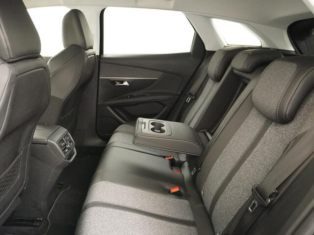 Peugeot 3008 1.6-E-THP 165PK AUT. Navi Adapt-Cruise Apple Carplay Android 1/2 Leer 18" Ecc 360°Camera Trekhaak PDC Elek.Achterklep DAB Connect Blue Premium Led Keyless Lane Departure Privacy Glas Regen-Lichtsensor Pack Drive Assist Pack City 1 Bluetooth Lmv 18" ¤40.00