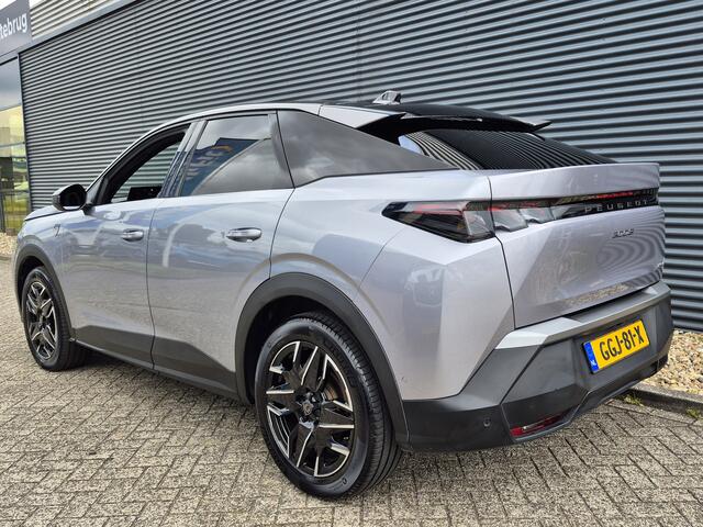 Peugeot 3008 1.2 Hybrid 136 GT | Two Tone | Automaat | Navigatie | Stoel en Stuurverwarming | Luxe Bekleding | Zwarte Hemelbekleding | Camera voor en achter |