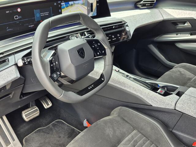 Peugeot 3008 1.2 Hybrid 136 GT | Two Tone | Automaat | Navigatie | Stoel en Stuurverwarming | Luxe Bekleding | Zwarte Hemelbekleding | Camera voor en achter |