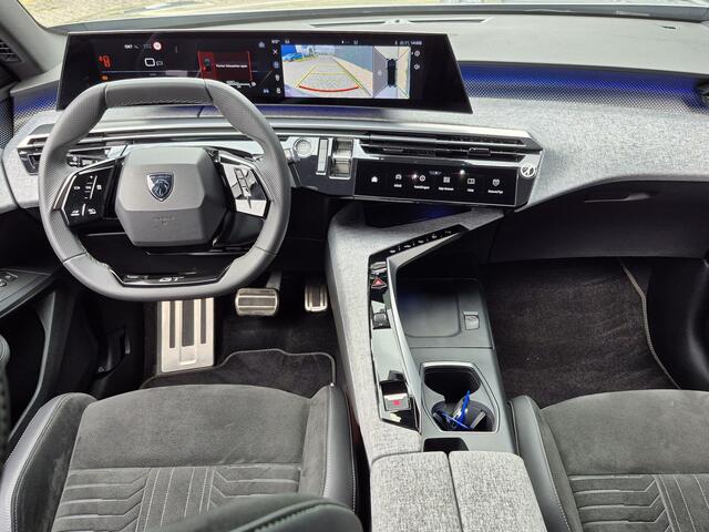 Peugeot 3008 1.2 Hybrid 136 GT | Two Tone | Automaat | Navigatie | Stoel en Stuurverwarming | Luxe Bekleding | Zwarte Hemelbekleding | Camera voor en achter |