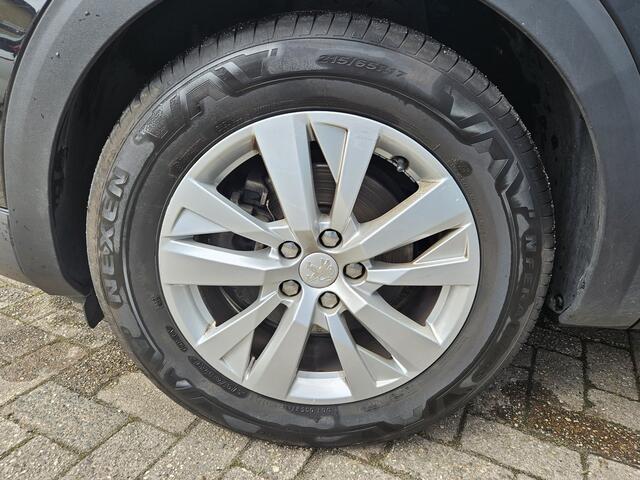 Peugeot 3008 1.2 PureTech Active NAVI TEL CC PDC