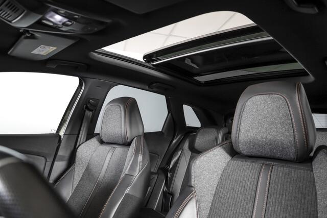 Peugeot 3008 1.2 PureTech 130 PK GT Line | S/K-Panodak | Dig. Cockpit | Cruise | PDC | Camera | NAV | ECC | Elek. Klep | DAB | LM 19" |