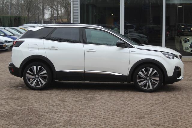 Peugeot 3008 1.6 PureTech GT Line / Panoramdak / Camera / Navigatie / 19'' / Keyless / Half leder / Focal Audio / Dodehoek / Cruise Control