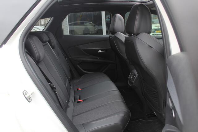 Peugeot 3008 1.6 PureTech GT Line / Panoramdak / Camera / Navigatie / 19'' / Keyless / Half leder / Focal Audio / Dodehoek / Cruise Control