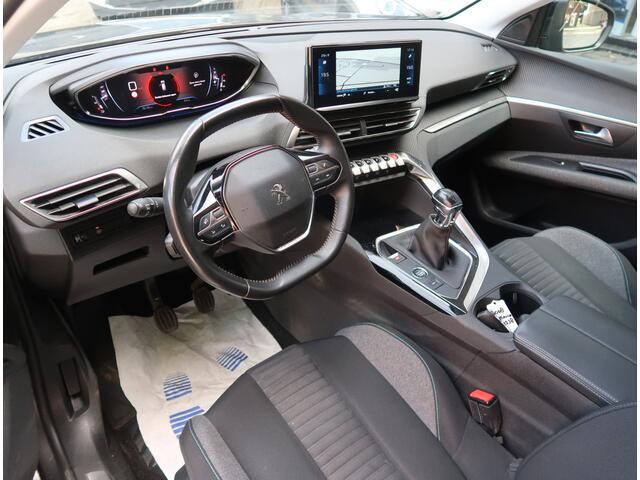Peugeot 3008 130 Pk Benzine Style Uitvoering * Navigatie * Achteruitrij Camera * Climate & Cruise Control * Keyless Start Button * L.M. Velgen * Ook Apple Car Play / Android Auto * Google Maps / Spotify * Vingerhoets: Vierde Generatie Eersteklas Service !