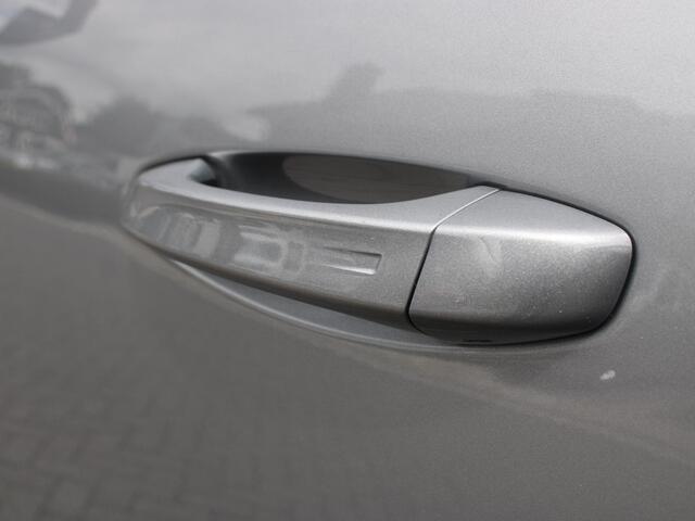 Peugeot 3008 Allure 1.2 Hybrid 136PK e-DCS6 Automaat Navigatie, Rondomzichtcamera, Stoel & Stuurwielverwarming, Keyless, Draadloze Telefoonlader