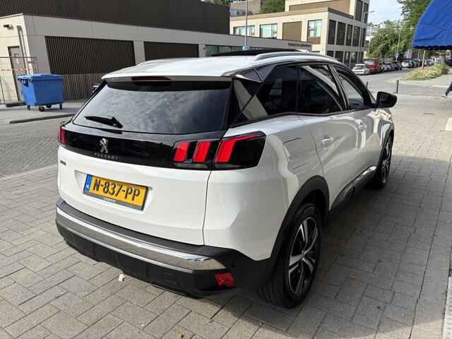 Peugeot 3008 1.2 PureTech Allure DAK/STOELVERWARMING/CARPLAY