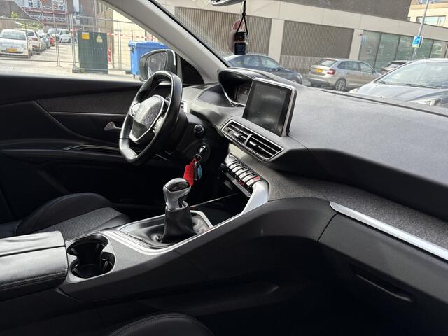 Peugeot 3008 1.2 PureTech Allure DAK/STOELVERWARMING/CARPLAY