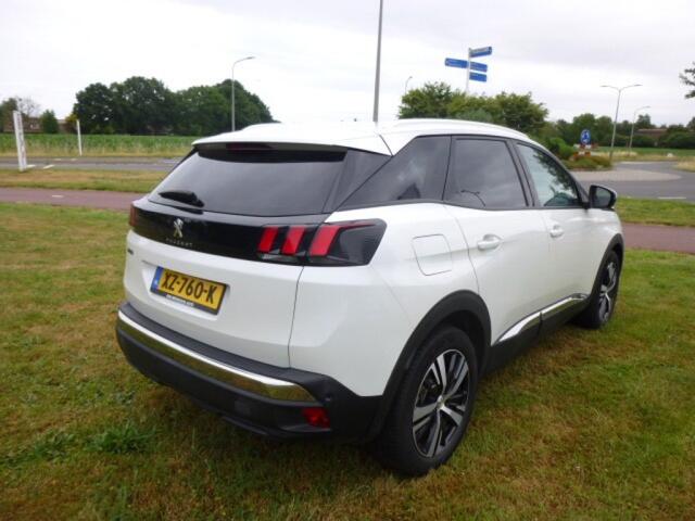Peugeot 3008 1.2 PURETECH ALLURE