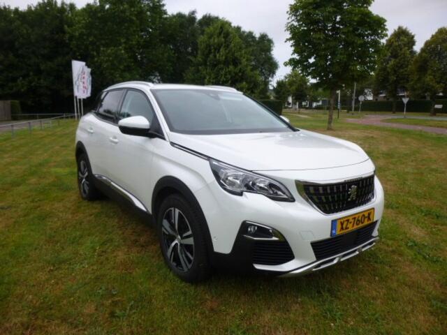 Peugeot 3008 1.2 PURETECH ALLURE