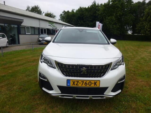 Peugeot 3008 1.2 PURETECH ALLURE