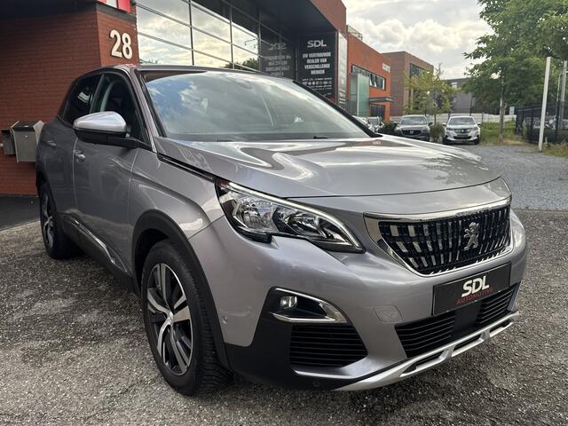 Peugeot 3008 1.2 PureTech Allure // NAVI // CAMERA // CRUISE // APPLE CARPLAY / ANDROID AUTO // PDC //