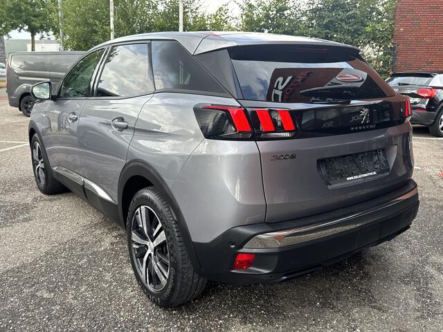 Peugeot 3008 1.2 PureTech Allure // NAVI // CAMERA // CRUISE // APPLE CARPLAY / ANDROID AUTO // PDC //