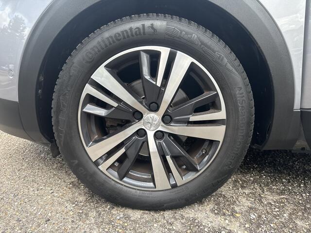 Peugeot 3008 1.2 PureTech Allure // NAVI // CAMERA // CRUISE // APPLE CARPLAY / ANDROID AUTO // PDC //