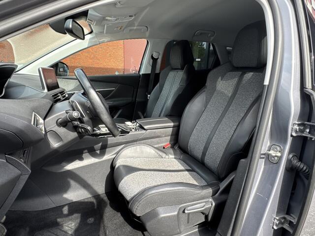 Peugeot 3008 1.2 PureTech Allure // NAVI // CAMERA // CRUISE // APPLE CARPLAY / ANDROID AUTO // PDC //