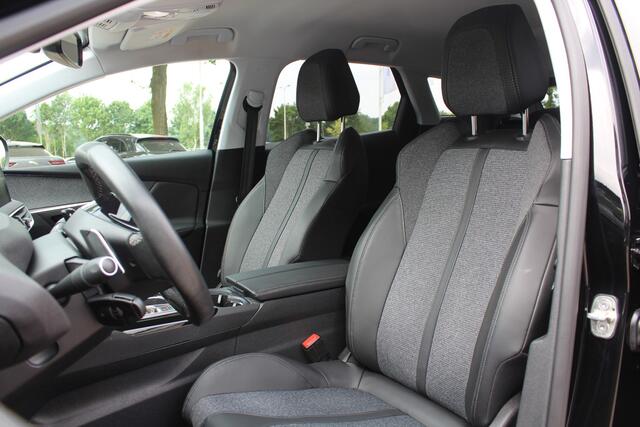 Peugeot 3008 1.6 PureTech GT Line / Trekhaak / Camera / Navigatie / Keyless / 18'' / Stoelverwarming / DAB / Cruise Control