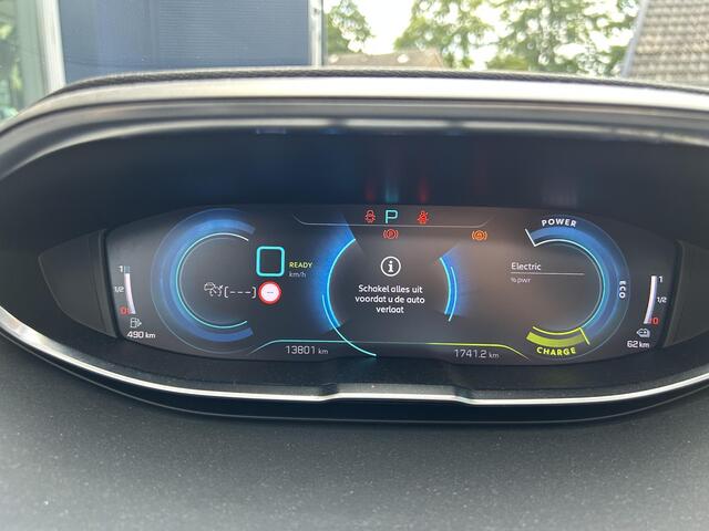 Peugeot 3008 1.6 HYbrid 225 GT | Slechts 13800 KM Gereden | Automaat | Panorama Schuif-/Kanteldak | All Season banden | Afneembare Trekhaak 13 polig 1250KG | Navigatie | Camera | Adaptieve Cruise Control | Hoge Zitpositie | Climate Control | LED Verlichting | Keyless 