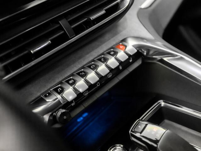 Peugeot 3008 1.6 HYbrid4 300 GT Sport 300Pk Automaat (PANORAMADAK, MEMORY SEATS, LEDER, 360 CAMERA, STOELVERWARMING, KEYLESS, FOCAL AUDIO, ELEK ACHTERKLEP, ADAPTIVE CRUISE, NIEUWSTAAT)