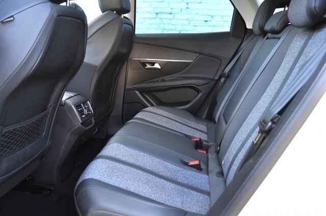 Peugeot 3008 1.2 Allure Aut. schuifd. LED pdc v+a cam inductieladen