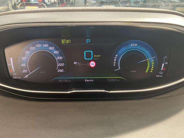Peugeot 3008 1.6 HYbrid 300 Allure PHEV | 4x4 | Trekhaak | Nappa leder | Stoelverwarming | Achteruitrijcamera | Navigatie