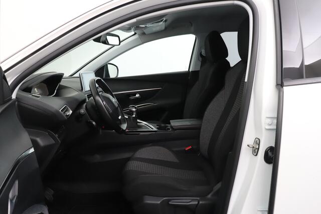 Peugeot 3008 1.2 131 PK GT Navi Climate Carplay 17' LMV Park. Sens