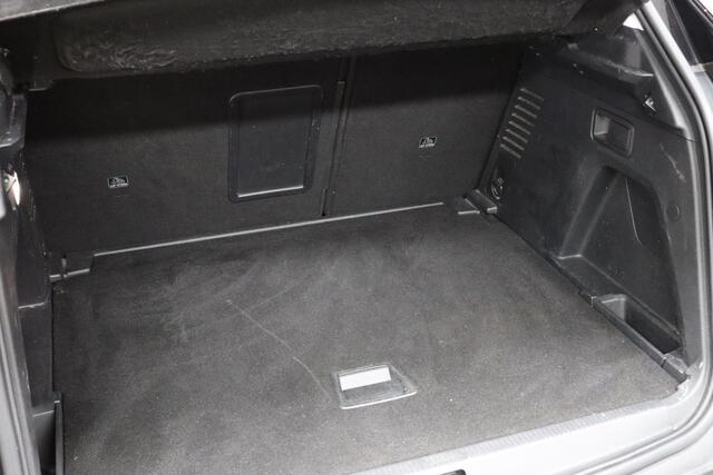 Peugeot 3008 1.2 PureTech Blue Lease Executive | Maps Navigatie | Cruise-control | Camera | Apple Carplay & Android Auto | Clima | LM Velgen