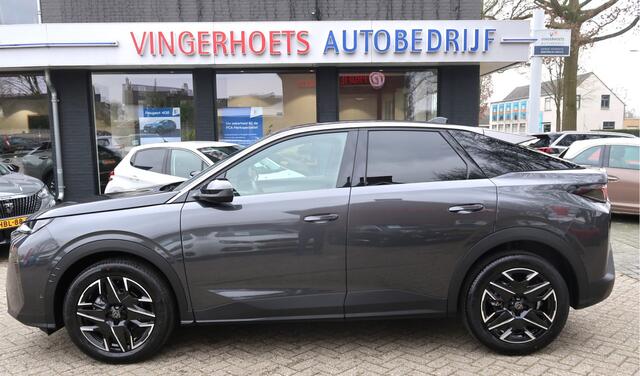 Peugeot 3008 1.2 Hybrid 136 Allure * Nieuw Model * Uit voorraad leverbaar * Hybride / Benzine Automaat * Navigatie * Stuur- en Stoel Verwarming * 1/2 Leder Interieur * Parkeer Camera en Sensoren * DAB Radio * etc.... Zie Foto's *
