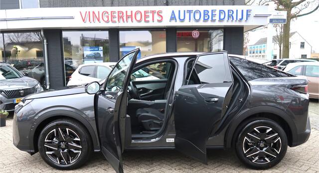 Peugeot 3008 1.2 Hybrid 136 Allure * Nieuw Model * Uit voorraad leverbaar * Hybride / Benzine Automaat * Navigatie * Stuur- en Stoel Verwarming * 1/2 Leder Interieur * Parkeer Camera en Sensoren * DAB Radio * etc.... Zie Foto's *