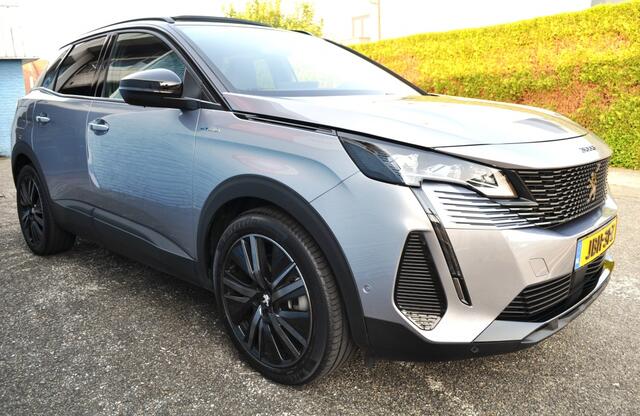 Peugeot 3008 1.6 HY4wd 300 GT blackpack Schd. focal adapcrc. leer