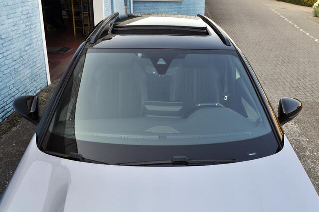 Peugeot 3008 1.6 HY4wd 300 GT blackpack Schd. focal adapcrc. leer