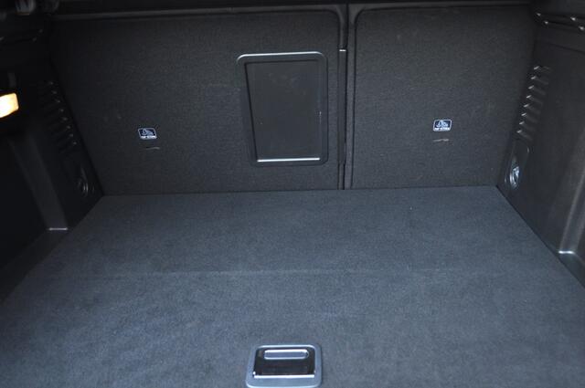 Peugeot 3008 1.6 HY4wd 300 GT blackpack Schd. focal adapcrc. leer