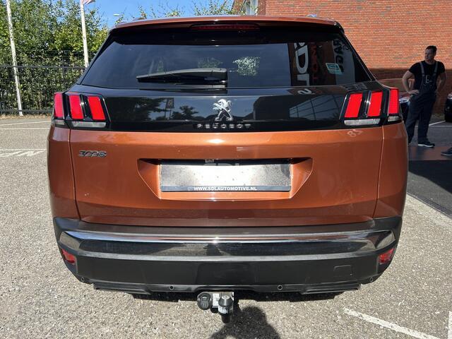 Peugeot 3008 1.2 PureTech Allure // NAVI + CARPLAY // PDC V+A // PANO/SCHUIFKANTELDAK // CAMERA // TREKHAAK!!