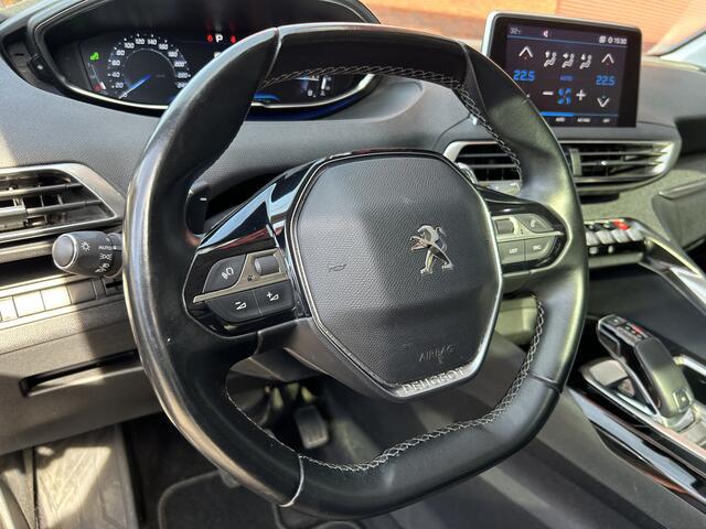 Peugeot 3008 1.2 PureTech Allure // NAVI + CARPLAY // PDC V+A // PANO/SCHUIFKANTELDAK // CAMERA // TREKHAAK!!